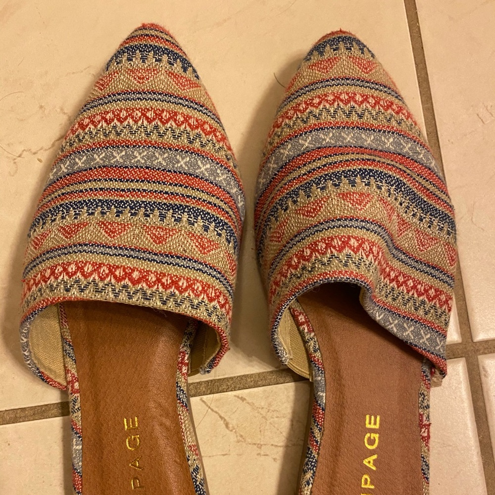 Rampage Aztec pattern mule slide size 6